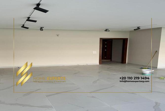 8081371 - Property Image 2