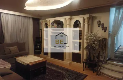 شقة - 3 غرف نوم - 3 حمامات للبيع في شارع عدلى المليجى - الهضبة العليا - المقطم - القاهرة