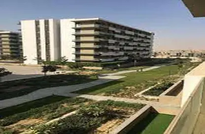 شقة - 3 غرف نوم - 3 حمامات للبيع في كمبوند البروج - كمبوندات الشروق - مدينة الشروق - القاهرة