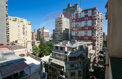 شقة - 2 غرف نوم - 1 حمام للبيع في كامب شيزار - حي وسط - الاسكندرية