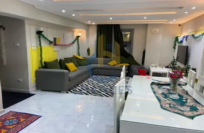 Apartment - 2 Bedrooms - 1 Bathroom for sale in Sarayat El-Kattameya - El Katameya Compounds - El Katameya - New Cairo City - Cairo