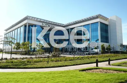 Office Space - Studio - 3 Bathrooms for rent in Smart Village - Cairo Alexandria Desert Road - 6 October City - Giza