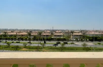 Roof - 3 Bedrooms - 3 Bathrooms for sale in Area B - Ganoob El Acadimia - New Cairo City - Cairo