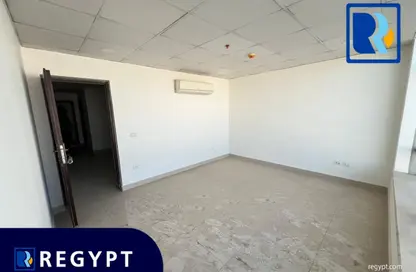 Office Space - Studio - 3 Bathrooms for rent in Zahraa Al Maadi St. - Degla - Hay El Maadi - Cairo