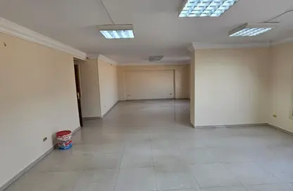Office Space - Studio - 3 Bathrooms for rent in Sarayat Al Maadi - Hay El Maadi - Cairo