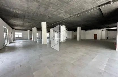 Office Space - Studio - 4 Bathrooms for rent in One Ninety Mall - South Teseen St. - The 5th Settlement - New Cairo City - Cairo