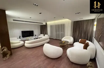 Villa - 4 Bedrooms - 5 Bathrooms for rent in Madinaty - Cairo