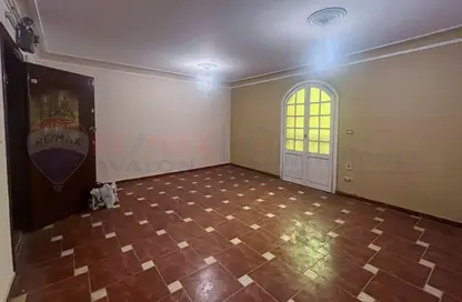Apartment - 2 Bedrooms - 1 Bathroom for sale in Al Muqtadir St. - Ibrahimia - Hay Wasat - Alexandria