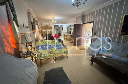 Apartment - 3 Bedrooms - 2 Bathrooms for sale in Area G - Ganoob El Acadimia - New Cairo City - Cairo