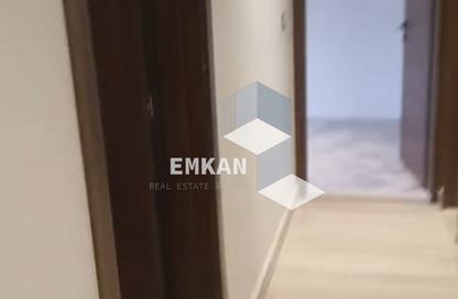 شقة - 2 غرف نوم - 2 حمامات للايجار في ذا كورت ياردز - كمبوندات الشيخ زايد - الشيخ زايد - الجيزة