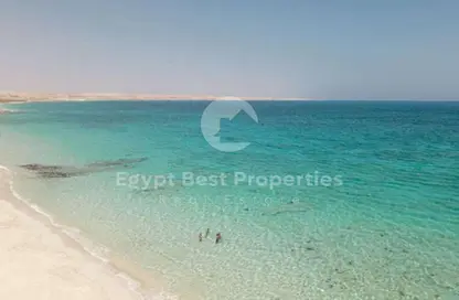 شاليه - 3 غرف نوم - 4 حمامات للبيع في رملة ليك سايد - قسم الضبعة - الساحل الشمالي