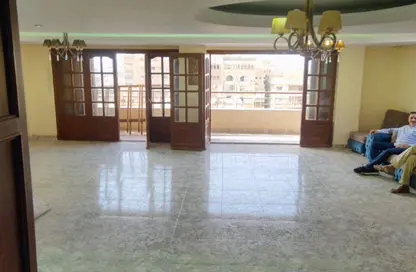Apartment - 4 Bedrooms - 3 Bathrooms for sale in Hosny Ahmed Khalaf - 6th Zone - Nasr City - Cairo