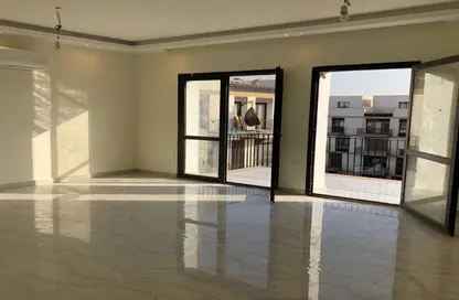 شقة - 3 غرف نوم - 3 حمامات للايجار في ذا كورت ياردز - كمبوندات الشيخ زايد - الشيخ زايد - الجيزة