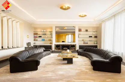 شقة - 3 غرف نوم - 5 حمامات للايجار في شارع كورنيش النيل - جاردن سيتي - القاهرة شقة - 3 غرف نوم - 5 حمامات للايجار في شارع كورنيش النيل - جاردن سيتي - القاهرة