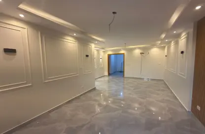 Apartment - 2 Bedrooms - 2 Bathrooms for rent in 10th Sector - Zahraa El Maadi - Hay El Maadi - Cairo