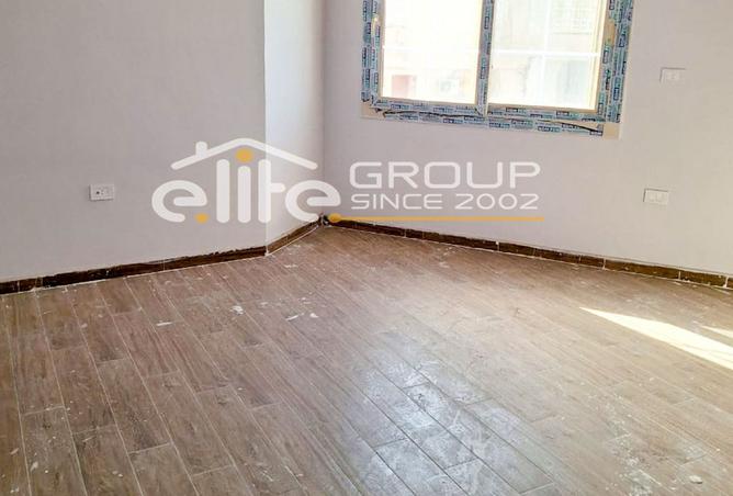 8376815 - Property Image 2