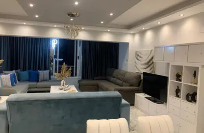 شقة - 2 غرف نوم - 2 حمامات للبيع في شارع مكرم عبيد - المنطقة السادسة - مدينة نصر - القاهرة