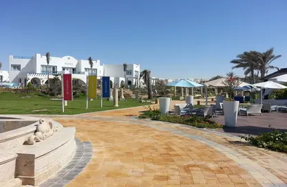 شاليه - 4 غرف نوم - 5 حمامات للبيع في ماونتن فيو راس الحكمة - راس الحكمة - الساحل الشمالي