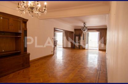 Apartment - 3 Bedrooms - 3 Bathrooms for sale in Abd Al Aziz Fahmy St. - Bolkly - Hay Sharq - Alexandria