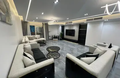 شقة - 3 غرف نوم - 3 حمامات للايجار في شارع الحجاز - المهندسين - الجيزة