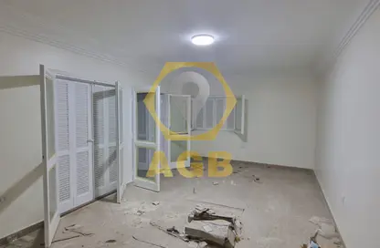 شقة - 3 غرف نوم - 2 حمامات للبيع في شارع سوريا - المهندسين - الجيزة