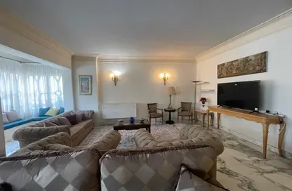 شقة - 4 غرف نوم - 3 حمامات للبيع في شارع عدن - المهندسين - الجيزة