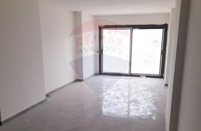 شقة - 3 غرف نوم - 2 حمامات للبيع في سموحة - حي شرق - الاسكندرية