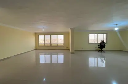 Office Space - Studio - 3 Bathrooms for rent in Maadi - Hay El Maadi - Cairo