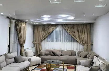 شقة - 3 غرف نوم - 2 حمامات للايجار في شارع مكرم عبيد - المنطقة السادسة - مدينة نصر - القاهرة