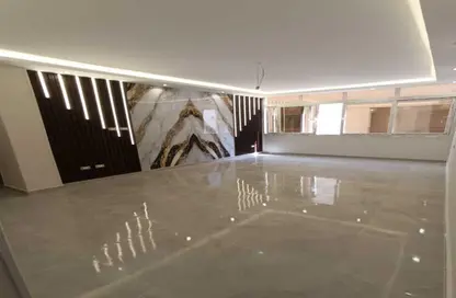 Apartment - 3 Bedrooms - 2 Bathrooms for sale in 2nd Neighborhood - 7th Area - Shorouk City - Cairo
