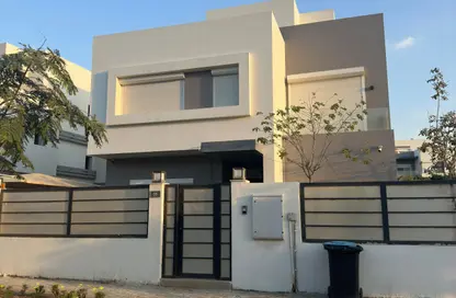 Villa - 6 Bedrooms - 5 Bathrooms for sale in Hyde Park - New Cairo City - Cairo