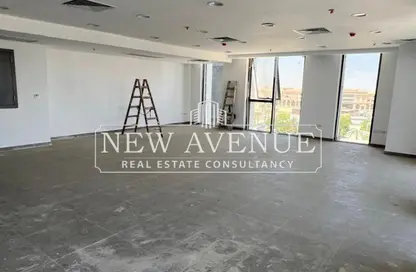 Office Space - Studio - 2 Bathrooms for rent in Hyde Park Business District Mall - South Teseen St. - The 5th Settlement - New Cairo City - Cairo