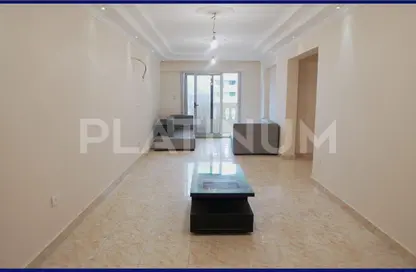 شقة - 3 غرف نوم - 2 حمامات للبيع في شارع ابو قير - سبورتنج - حي شرق - الاسكندرية