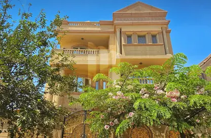 فيلا - 8 غرف نوم - 8 حمامات للبيع في شارع النباتات - غرب سوميد - مدينة 6 أكتوبر - الجيزة