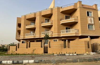 Apartment - 3 Bedrooms - 2 Bathrooms for sale in 3rd Neighborhood - 3rd District East - Shorouk City - Cairo