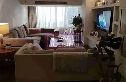 شقة - 3 غرف نوم - 3 حمامات للبيع في شارع العزيز عثمان - الزمالك - القاهرة