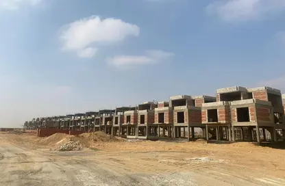 Villa - 5 Bedrooms - 6 Bathrooms for sale in Stei8ht - The 1st Settlement - New Cairo City - Cairo