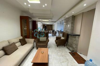 شقة - 3 غرف نوم - 3 حمامات للبيع في شارع غزه - المهندسين - الجيزة