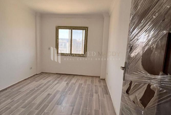 8418832 - Property Image 2