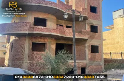 Villa - 4 Bedrooms - 4 Bathrooms for sale in Al Feda Gardens - Sheikh Zayed Compounds - Sheikh Zayed City - Giza