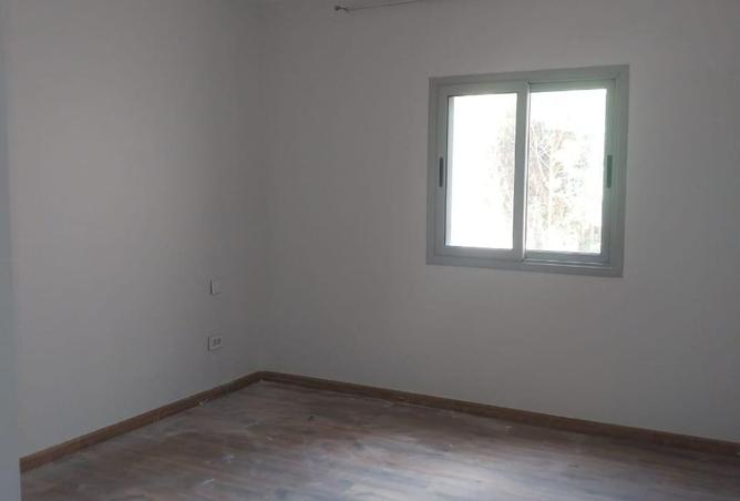 8233618 - Property Image 2