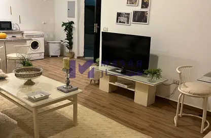 Apartment - 2 Bedrooms - 1 Bathroom for sale in Al Gezira St. - South Investors Area - New Cairo City - Cairo Apartment - 2 Bedrooms - 1 Bathroom for sale in Al Gezira St. - South Investors Area - New Cairo City - Cairo
