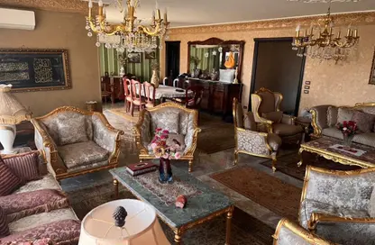 Apartment - 3 Bedrooms - 3 Bathrooms for sale in Al Sheikh Mohammed Al Nadi St. - 6th Zone - Nasr City - Cairo