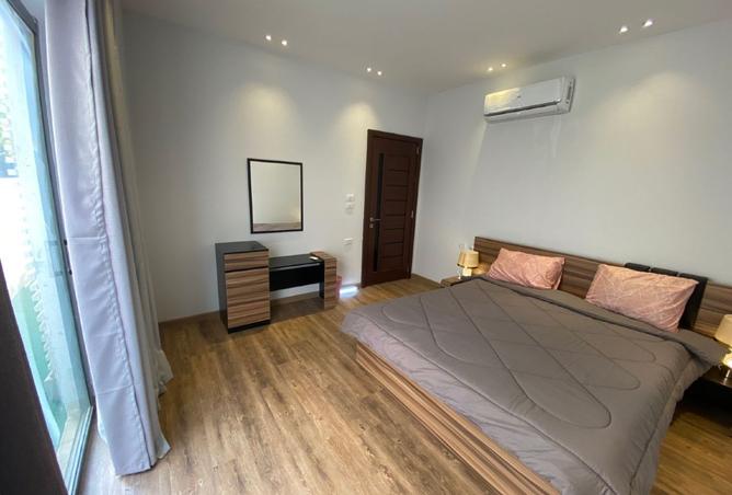 8064003 - Property Image 2