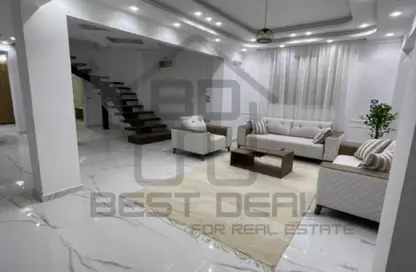 Duplex - 3 Bedrooms - 2 Bathrooms for rent in Yasmine District - 14th District - Sheikh Zayed City - Giza