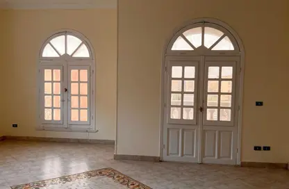 شقة - 3 غرف نوم - 2 حمامات للايجار في شارع 20 - الحي الثاني - التجمع الخامس - مدينة القاهرة الجديدة - القاهرة