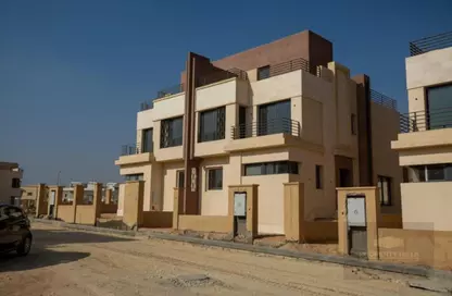 Townhouse - 4 Bedrooms - 4 Bathrooms for sale in Alma - 2nd District - Sheikh Zayed City - Giza
