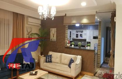 Apartment - 4 Bedrooms - 2 Bathrooms for sale in Mohamed Tawfik Diab St. - 6th Zone - Nasr City - Cairo