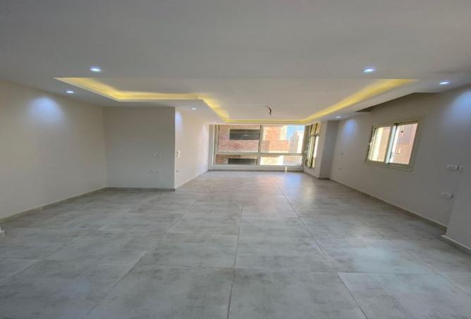 8073236 - Property Main Image