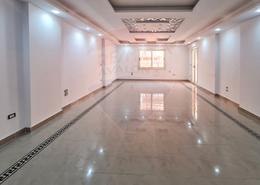 شقة - 3 غرف نوم - 2 حمامات for للايجار in شارع سانت جين - كفر عبده - رشدي - حي شرق - الاسكندرية